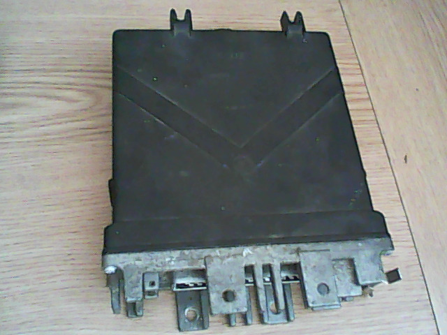 VW PASSAT 88-93 Motorvezérlő egység ecu pcm modul bontott alkatrész