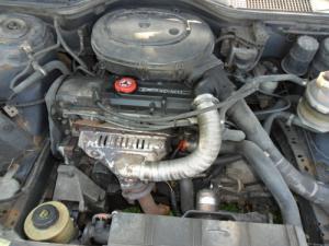 RENAULT R19 Hengerfej. benzines bontott alkatrész