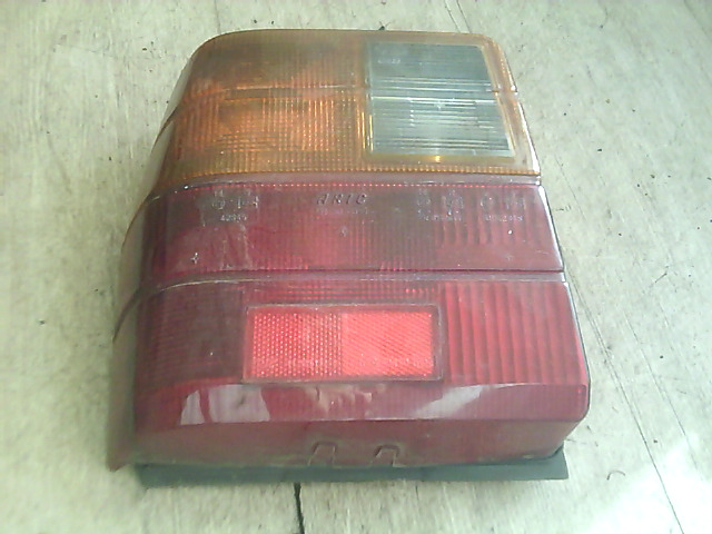 FIAT UNO 83-89 Bal hátsó lámpa bontott alkatrész