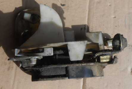 OPEL ASTRA F 91-94 Bal első ajtó zárszerkezet mechanikus bontott alkatrész