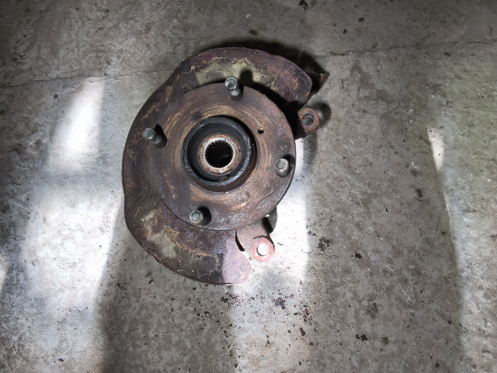 SUZUKI SWIFT 96-05 Jobb első csonkállvány bontott alkatrész