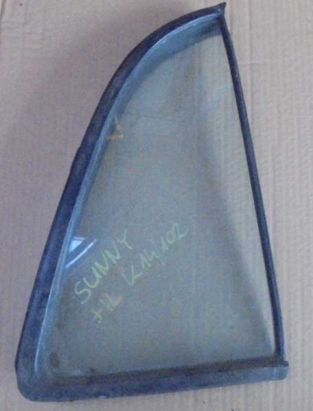 NISSAN SUNNY N14 91.03-95.09 Jobb első fixüveg ajtóban bontott alkatrész