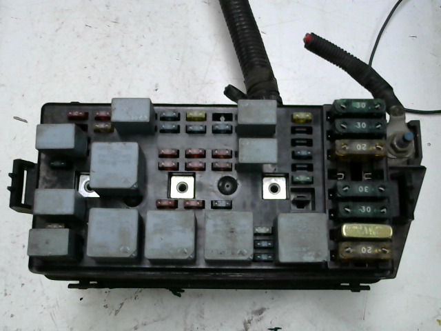 DAEWOO NUBIRA 97-99 Biztosítéktábla bcm bsi bsm sam gem modul motortér bontott alkatrész