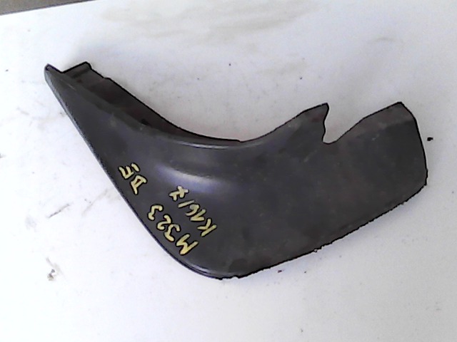 MAZDA 323F 98-01 Bal első sárvédő gumi bontott alkatrész