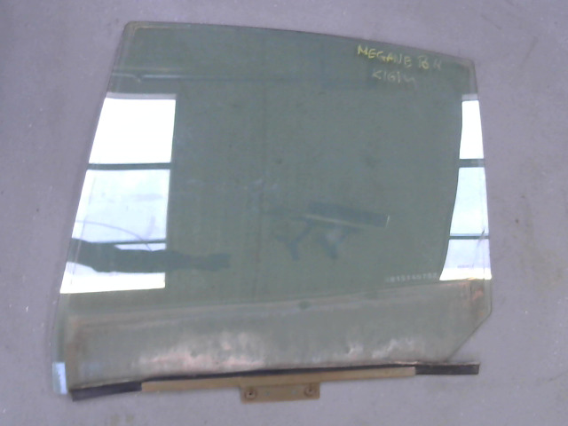 RENAULT MEGANE 95-99 Bal hátsó ajtóüveg bontott alkatrész