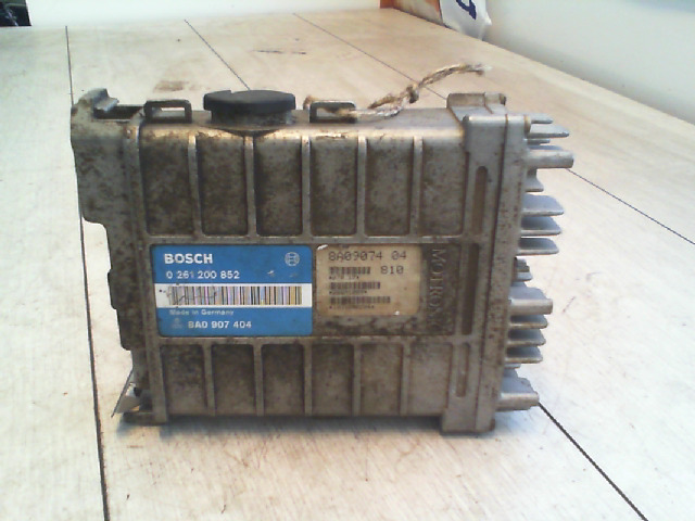 VW PASSAT 88-93 Motorvezérlő egység ecu pcm modul bontott alkatrész