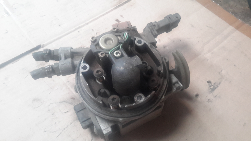 RENAULT R19 92- Központi injektor befecskendező bontott alkatrész