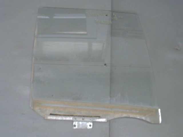 SUZUKI SWIFT 89-96 Jobb hátsó ajtóüveg bontott alkatrész
