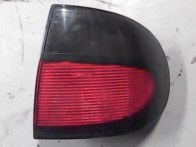 RENAULT MEGANE 95-99 Jobb külső hátsó lámpa bontott alkatrész
