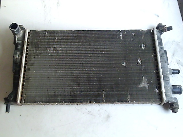 FORD FIESTA 89-95 Vízhűtő. radiátor bontott alkatrész