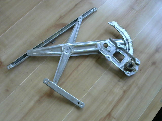 SUZUKI IGNIS Jobb első ablakemelő szerkezet mechanikus bontott alkatrész