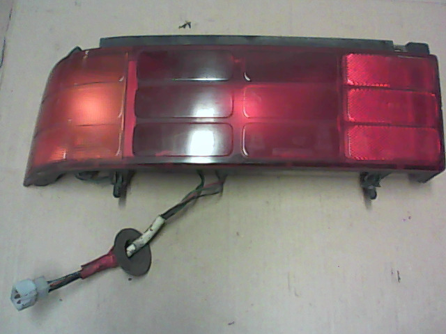 SUZUKI SWIFT 89-96 Bal hátsó lámpa bontott alkatrész