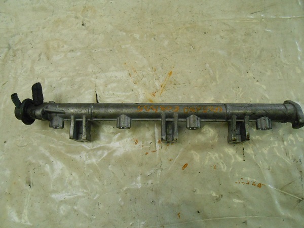 HYUNDAI SANTAMO 1996-2002 Injektor befecskendező híd  bontott alkatrész