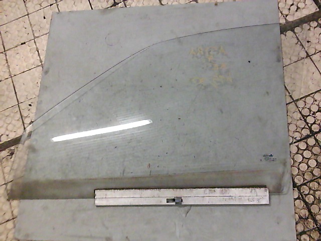 OPEL ASTRA F 91-94 Bal első ajtóüveg bontott alkatrész