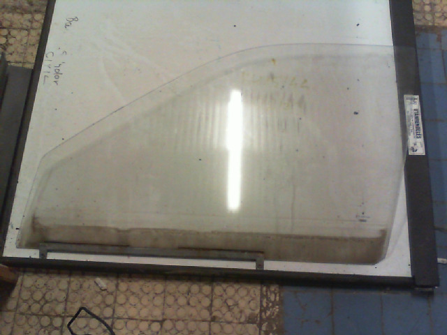 SUZUKI SWIFT 89-96 Bal első ajtóüveg bontott alkatrész