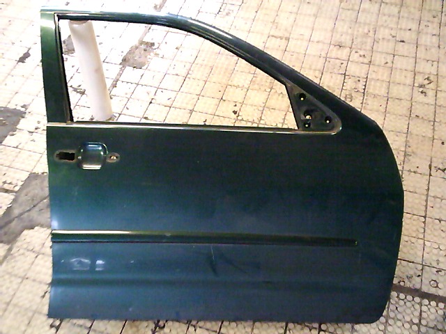 VW POLO CLASSIC 95.07-99.10 Jobb első ajtó. bontott alkatrész