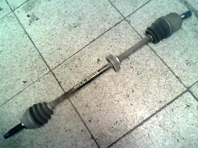 HYUNDAI PONY 89-94 Bal első féltengely bontott alkatrész