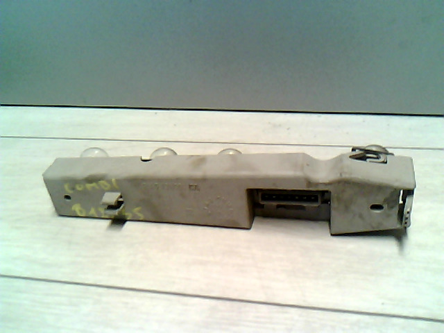 FORD ESCORT 95- Bal hátsó lámpa foglalat bontott alkatrész