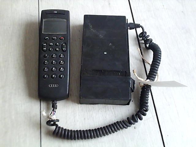 AUDI A8 94.06-02.12 Gyári telefon + vevőegység bontott alkatrész