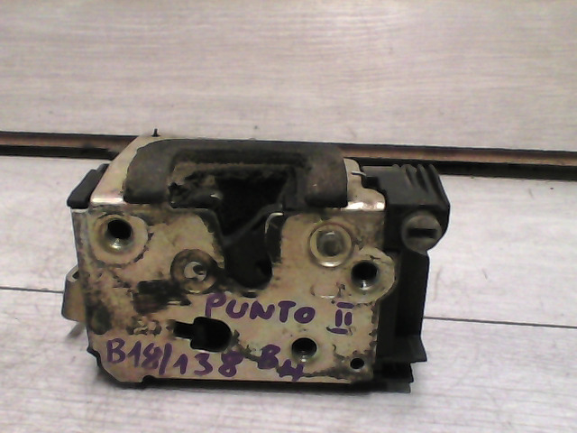 FIAT PUNTO II. Bal hátsó ajtó zárszerkezet mechanikus bontott alkatrész