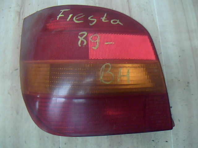 FORD FIESTA 89-95 Bal hátsó lámpa bontott alkatrész