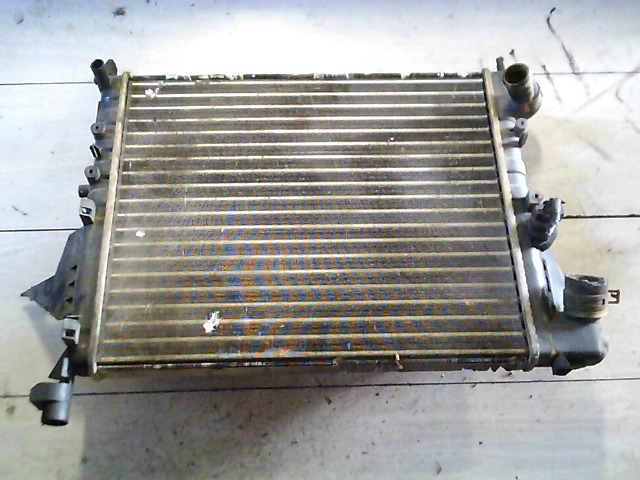 RENAULT TWINGO 93-98 Vízhűtő. radiátor bontott alkatrész