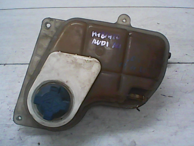 AUDI A4 94-98 Kiegyenlítő tartály bontott alkatrész
