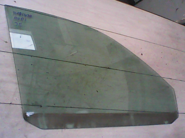 AUDI A4 94-98 Jobb első ajtóüveg bontott alkatrész
