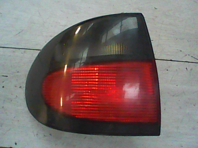 RENAULT MEGANE 95-99 Bal külső hátsó lámpa bontott alkatrész