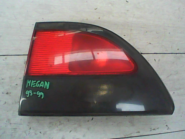 RENAULT MEGANE 95-99 Jobb belső hátsó lámpa bontott alkatrész