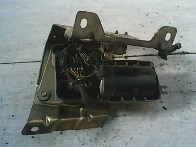 NISSAN VANETTE CARGO Ablaktörlő motor első bontott alkatrész