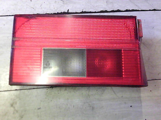SEAT TOLEDO -99 Bal belső hátsó lámpa bontott alkatrész