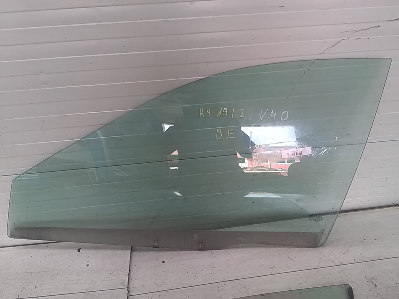 VOLVO V40 Lejáró üveg bal első zöld combi bontott alkatrész
