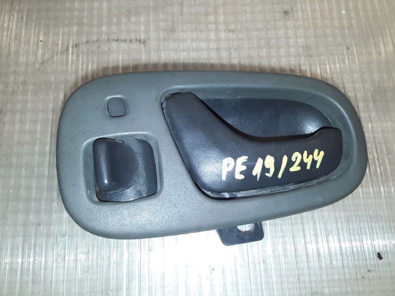 SUZUKI SWIFT 96-05 Bal első belső kilincs bontott alkatrész