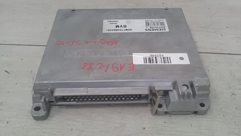 RENAULT MEGANE 95-99 Motorvezérlő egység ecu pcm modul bontott alkatrész