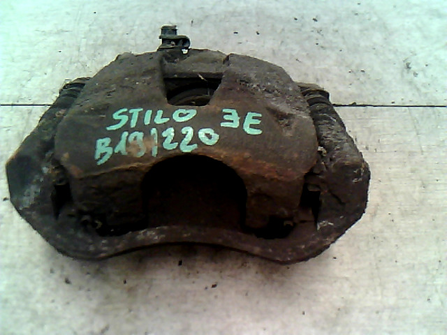 FIAT STILO 01.09-06.12 Jobb első féknyereg munkahengerrel bontott alkatrész