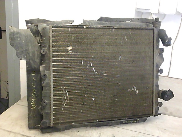 RENAULT CLIO 01-06 Vízhűtő, radiátor bontott alkatrész