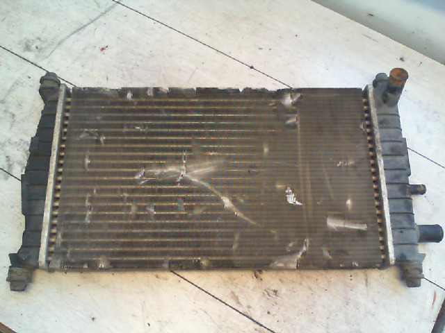 FORD FIESTA 96-99 Vízhűtő. radiátor bontott alkatrész