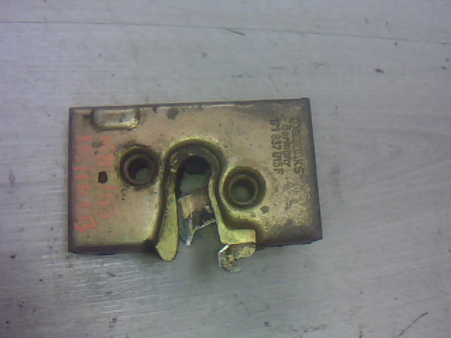 VW JETTA I. Bal első ajtó zárszerkezet mechanikus bontott alkatrész
