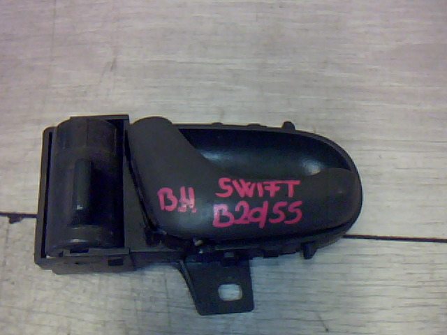 SUZUKI SWIFT 89-96 Bal hátsó belső kilincs bontott alkatrész