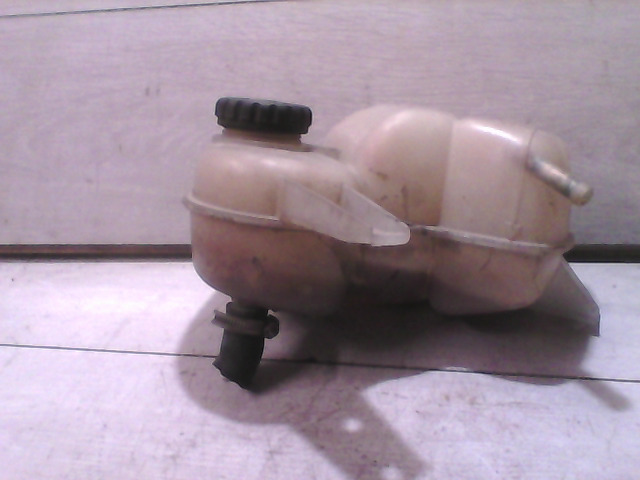 OPEL ASTRA F 91-94 Kiegyenlítő tartály bontott alkatrész