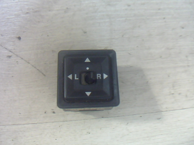 MITSUBISHI LANCER 88-92 Elektromos tükör állító kapcsoló bontott alkatrész