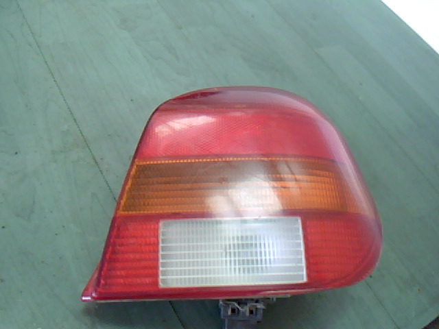 FORD FIESTA 89-95 Jobb hátsó lámpa bontott alkatrész