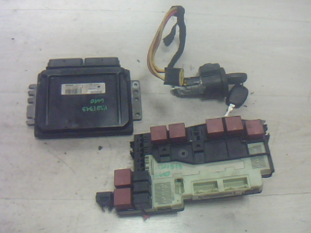 RENAULT CLIO 98-01 Motorvezérlő egység ecu pcm modul bontott alkatrész