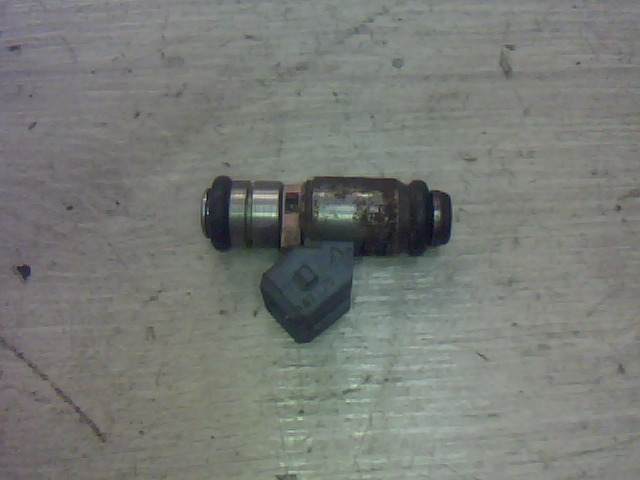 RENAULT CLIO 01-06 Injektor befecskendező hengerenkénti bontott alkatrész