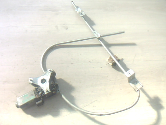 RENAULT CLIO 96-98 Jobb első ablakemelő szerkezet elektromos bontott alkatrész