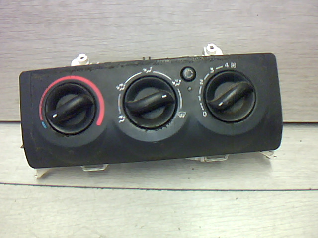 RENAULT CLIO 01-06 Fűtés vezérlő panel bontott alkatrész