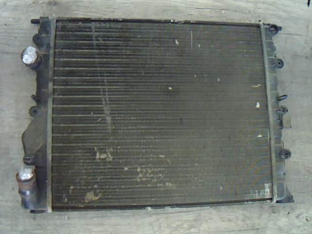 RENAULT CLIO 98-01 Vízhűtő. radiátor bontott alkatrész