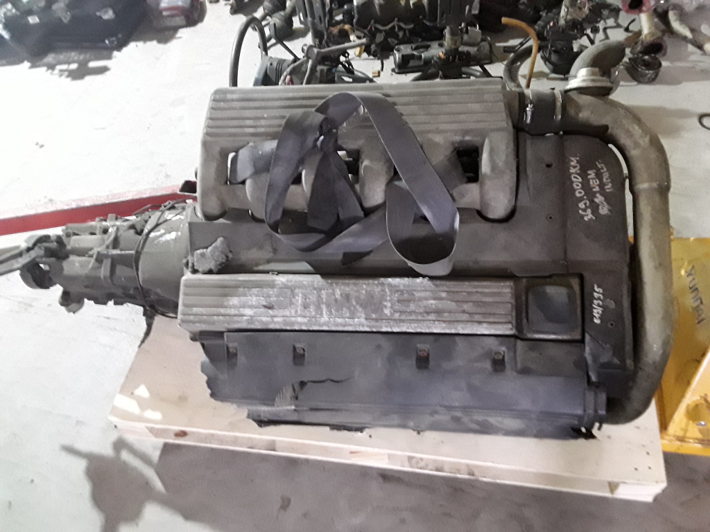 BMW E36 89-00 Motor, diesel fűzött blokk hengerfejjel bontott alkatrész