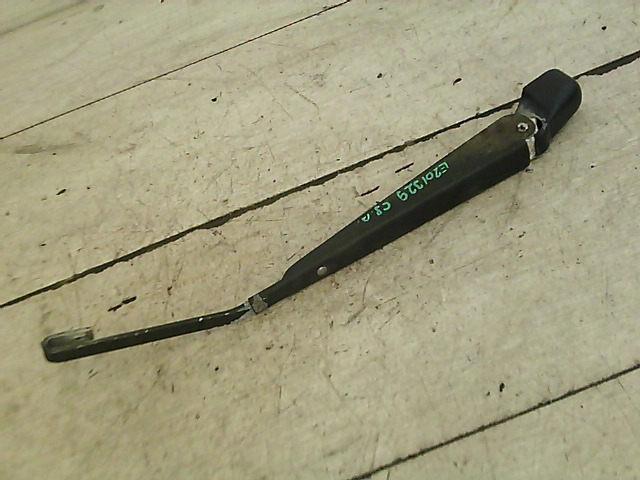 SUZUKI SWIFT 96-05 Ablaktörlő kar hátsó bontott alkatrész